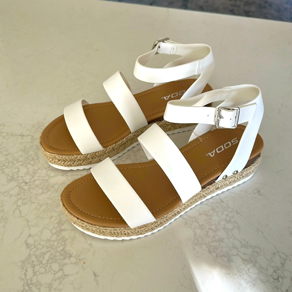Soda white sandal espadrilles size 5 kids never worn